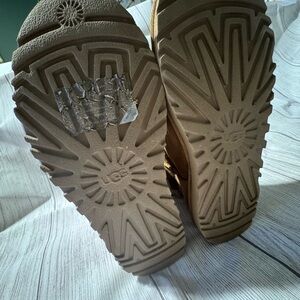 UGG BOOTS WITH BOW